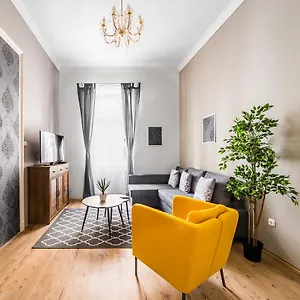 https://nyr-3-bedroom-centre-entire-home.inbudapesthotels.com